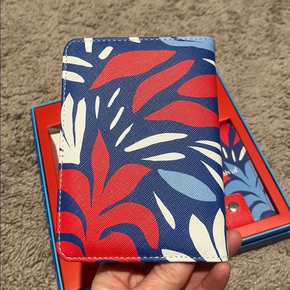 Carnival Cruise-line Blue and Red Travel Set - Picture 4 of 9